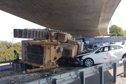 טרקטור התהפך
