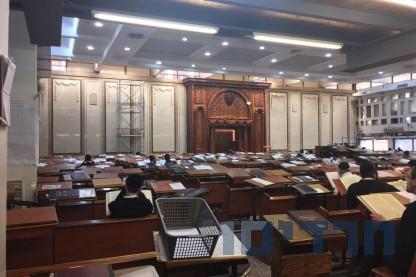 אהל קדושים, פוניבז