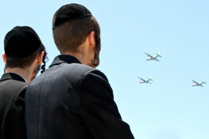 מטס, יום עצמאות, חרדים