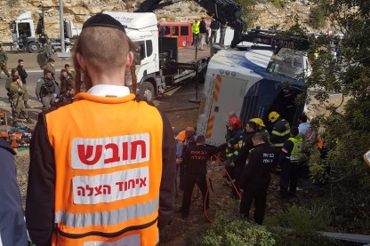 אוטובוס התהפך, כביש 443